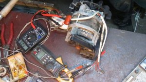Электромотор от бетономешалки, подсох конденсатор.