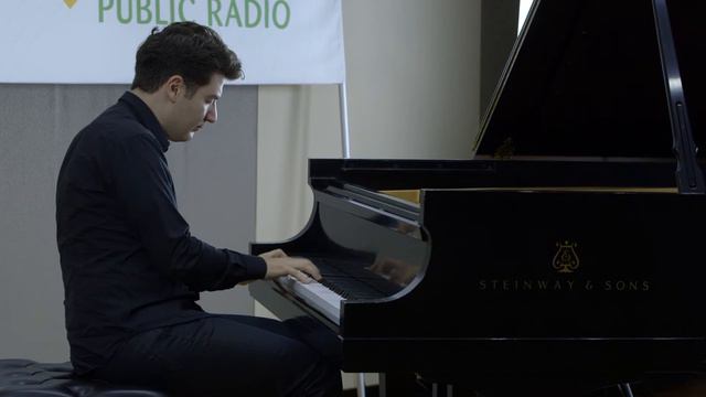 Alessio Bax, piano - Fritz Kreisler - arr Rachmaninoff - Liebesleid смотреть онлайн