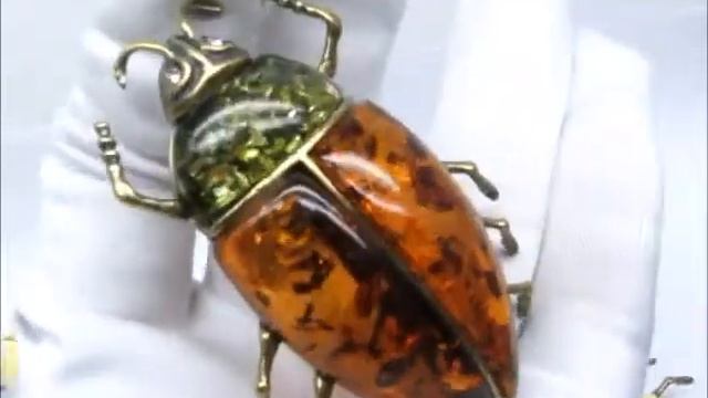 Брошь - Кулон "Жук" янтарь микс большая брошка бронза 805 смотреть онлайн