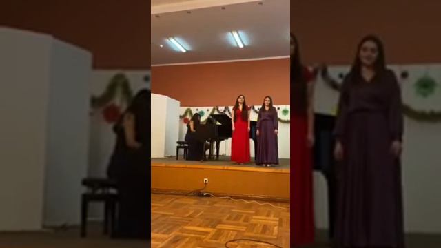 "Думы о любимом" (Р. Фаталиев) - Алана и Маисат (Камерата) смотреть онлайн