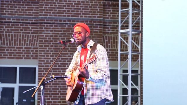 Daniel Stranger исполняет песню 'Шняга шняжная' (День студента 2023) смотреть онлайн