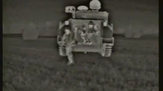 Soldiers Exit Vehicle - Thermal Image смотреть онлайн