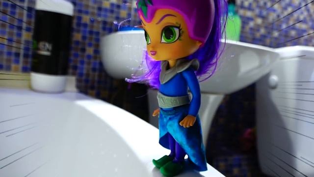 ШИММЕР И ШАЙН Шиммер летит в Диснейленд Готовит сувенир для Шайн Злая Зета похитила Ракушку ЛОЛ LOL