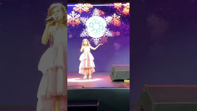 Амелия Королёва.Песня «Волшебная мечта» (кавер Николь Короли - музыка и слова А.Ольханского) смотреть онлайн