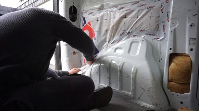 Peugeot Expert Campervan Dämmen