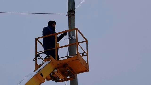 Установка светодиодного светильника на мачту освещения смотреть онлайн