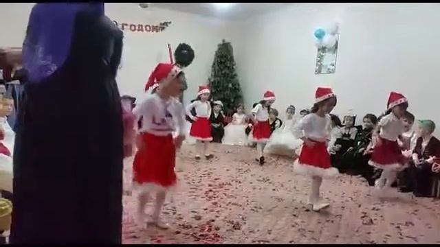 Новогодние номера Детский сад №75 г Грозный смотреть онлайн