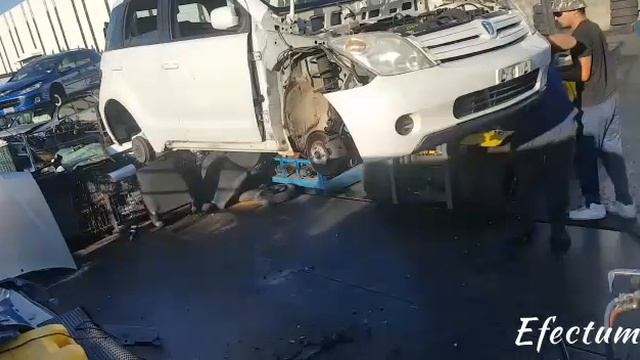Как в Японии разбирают машины. Тойота Ист (Toyota Ist) смотреть онлайн