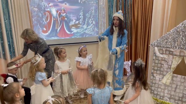 Новогодний утренник , группа «Ягодки» смотреть онлайн