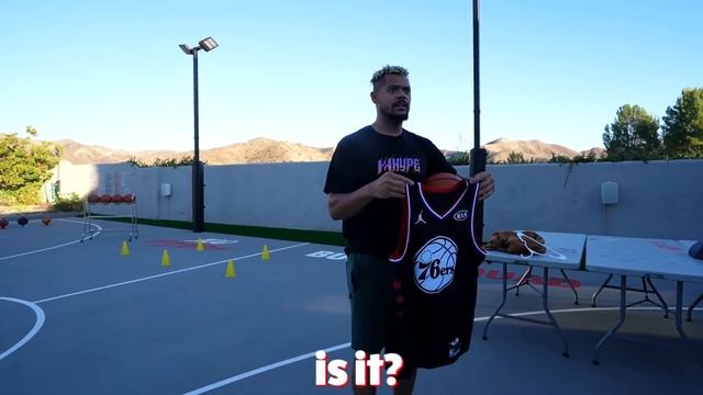 Guess The NBA Player, Win His Jersey! смотреть онлайн