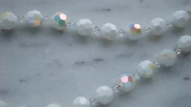 Swarovski elements Chalk white vintage beads necklace смотреть онлайн