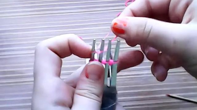 Самопредуманный браслет из резинок ультра квадро ф смотреть онлайн