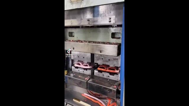 ВАГОН В ПОСЛЕДНИЙ ПУТЬ / ШОУ " В МИРЕ ЖИВОТНЫХ" / #тикток #приколы #шоу смотреть онлайн