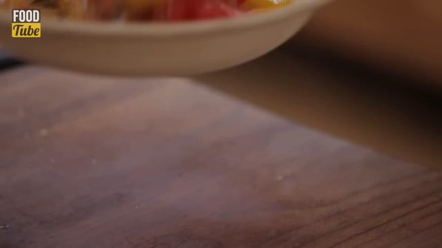 Jamie's Ultimate Tomato Salad смотреть онлайн