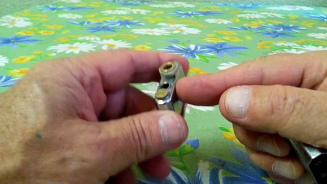 Very old vintage LUX´TRIK petrol pocket lighter Очень старая бензиновая карманная зажигалка смотреть онлайн