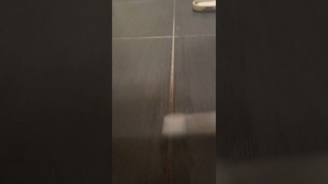 туториал как помыть промежутки между плиткой/ жизненно необходимый лайфхак смотреть онлайн
