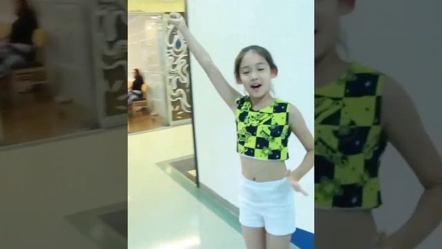 (BABY MONSTER) Rora Predebut Dancing 'SIGNAL' By TWICE