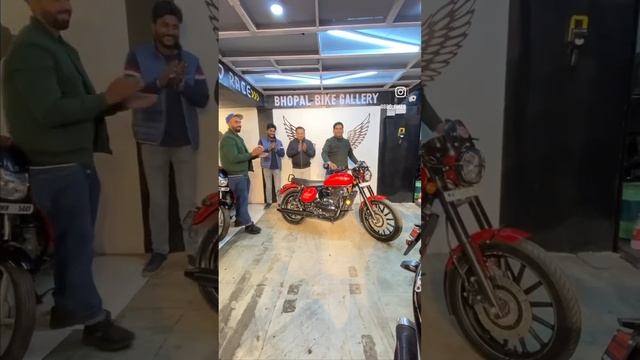 Jawa 42 sold happiness #bhopal #bbg #congratulations #mp #blackbikers #jawa #bike смотреть онлайн