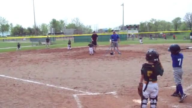 Jackson's 1st Baseball Game-Big Hit смотреть онлайн