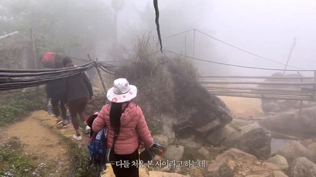 소수민족 가이드와 6시간 트래킹투어 ?? 남자 혼자 6박7일 하노이 사파 무계획 여행 vlog ? 베트남 브이로그 ? Ep.7 ?? 타반 마을, 강아지 물소 아가들이 공존하는 영 смотреть онлайн