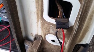 Как поставить камеру заднего вида в Лада Ларгус