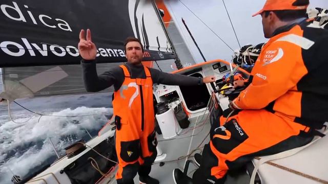 Upwind in the Southern Ocean? - Leg 5 Day 3 Boat Feed смотреть онлайн