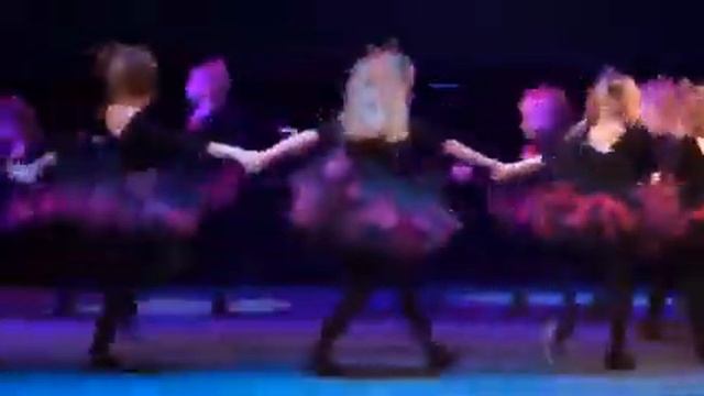 Каролина Махняк и школа Metro Dance,танец Кошка!!! смотреть онлайн