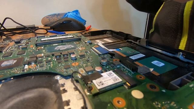 Профилактика ноутбука Asus X556UQK смотреть онлайн