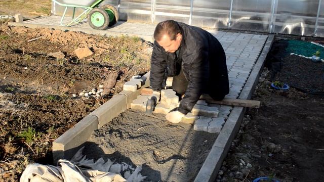 Дачный сезон часть 2 Дорожка из тротуарной плитки, беседка смотреть онлайн