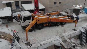 Работа автобетононасоса на малогабаритной площадке.