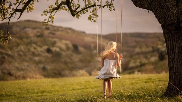 Картинка девушка. Девушка, качели, дерево. Picture, Girl, swing, tree. 絵、女の子、ブランコ、木. смотреть онлайн