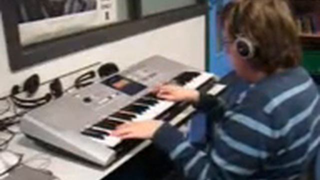 Musicworks' Pupil Marcus Atkinson Knight Rider Theme.wmv смотреть онлайн