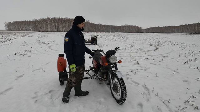 КУПИЛИ ИЖ ЮПИТЕР 5 ?! ПОКАТУШКИ НА ДНЕПРЕ МТ10 И ЮПИТЕРЕ ПО СНЕГУ И ЛЬДУ! смотреть онлайн