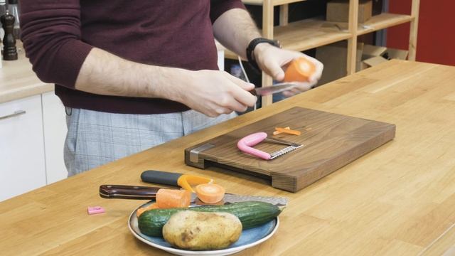 Обзор и тест ножа для карбовки (фигурной нарезки) Suncraft смотреть онлайн