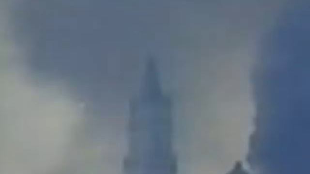 Woolworth building - footage during 9/11World trade center attacks - alleged missiles. смотреть онлайн
