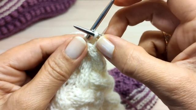 СТИЛЬНЫЕ ДОМАШНИЕ САПОЖКИ-ТАПОЧКИ. Вяжем вместе спицами. смотреть онлайн