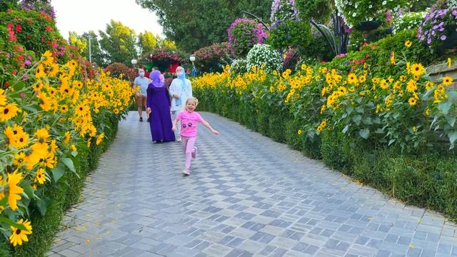 Обзор Dubai Miracle Garden 2022 парк цветов в Дубае. Сад чудес смотреть онлайн