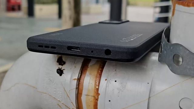 TCL 40 NXTPAPER 5G - E-Ink Display?