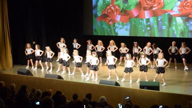 "Парад весны" Гран Па "33 коровы" смотреть онлайн