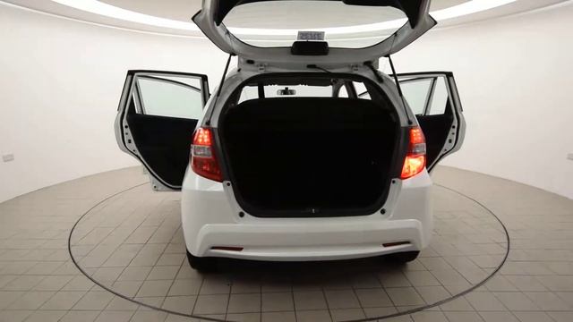 YFZ6851 Honda Jazz 1.2 i-VTEC S 5dr [VSA] смотреть онлайн