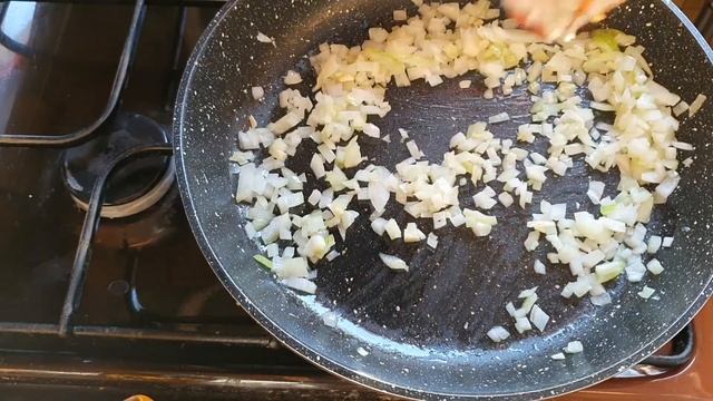 Бюджетный суп из кильки в томатном соусе. Вкусный и быстрый суп смотреть онлайн