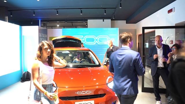 Presentazione di Nuova Fiat 600e - 2023 смотреть онлайн