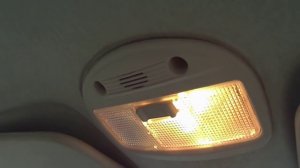 1. Не включается лампа плафона LADA Kalina