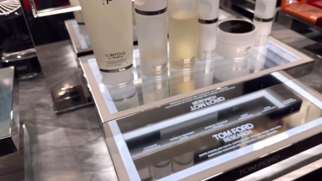 ПРЕДНовогодний ШОППИНГ ?️ ОТЕЛЬ Saesars Palace ? KILIAN / TOM FORD / CREED / DIOR / HUDABEAUTY … смотреть онлайн
