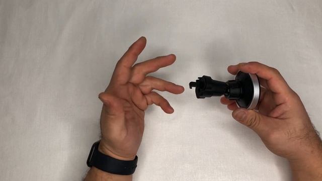 Автомобильный держатель для iPhone 12 с MagSafe смотреть онлайн