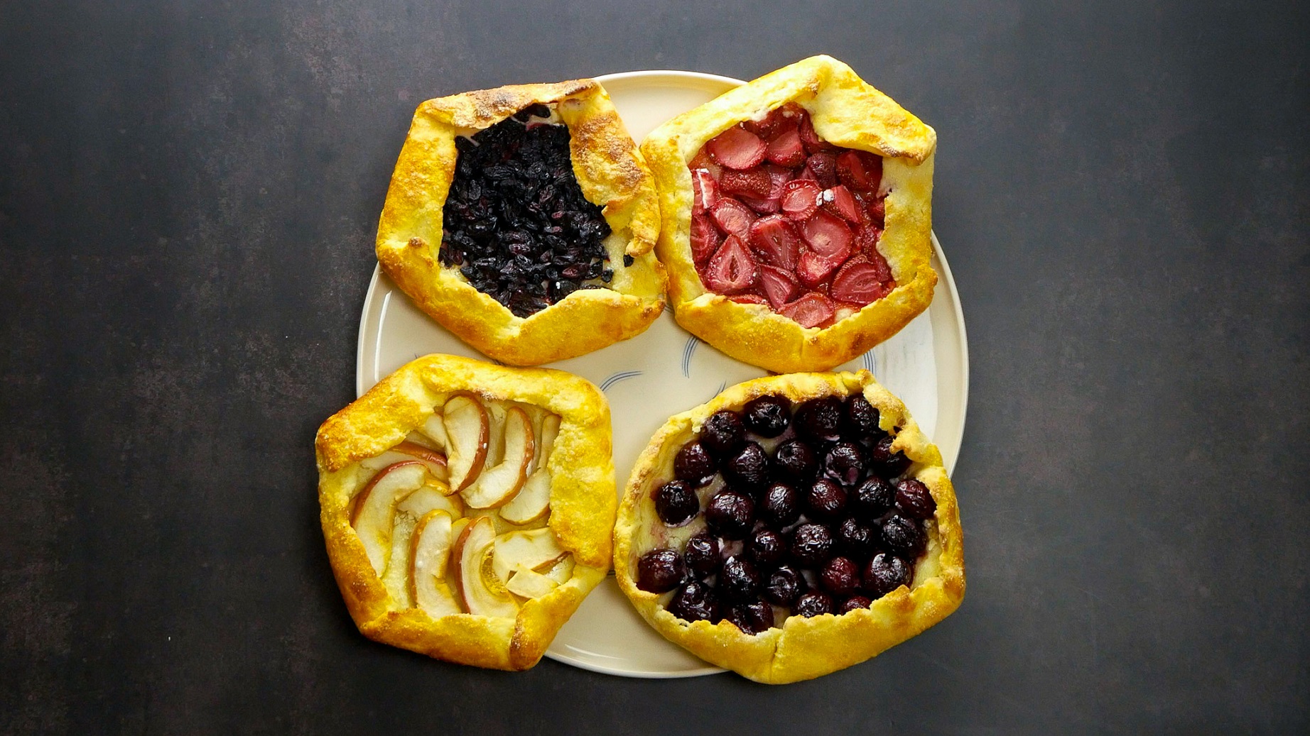 Творожные галеты: вкусные с любыми ягодами, но с клубникой вкуснее всего. Пошаговый рецепт смотреть онлайн