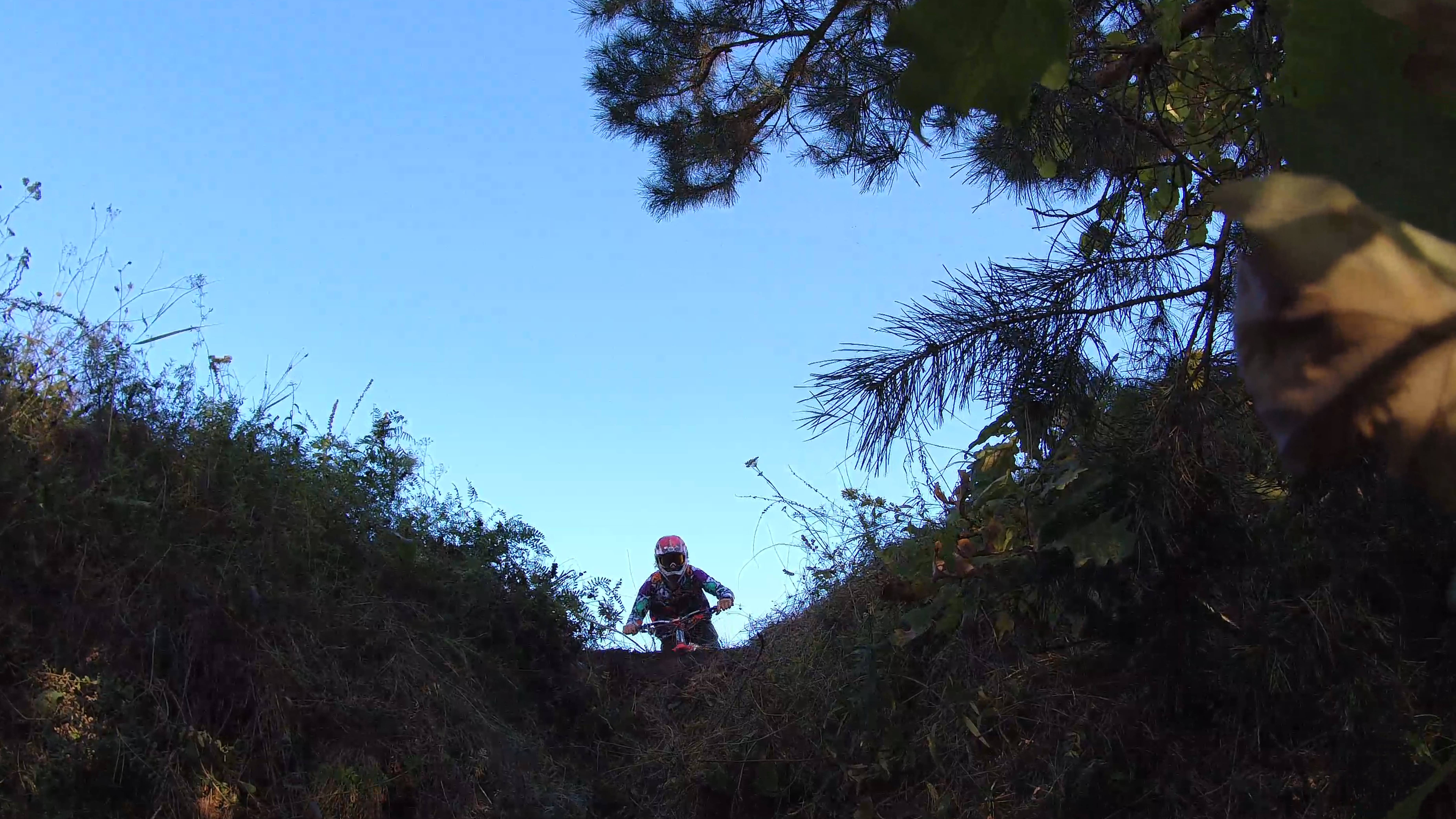 "У оврага" смотреть онлайн