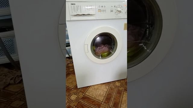 Стиральная машина Zanussi FLV 504 смотреть онлайн