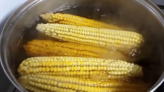 Сладкая вареная кукуруза. Всегда готовим только так. смотреть онлайн