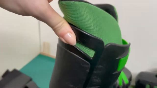 Ролики с детской экипировкой б/у In-line Skates (36 р.) на продажу